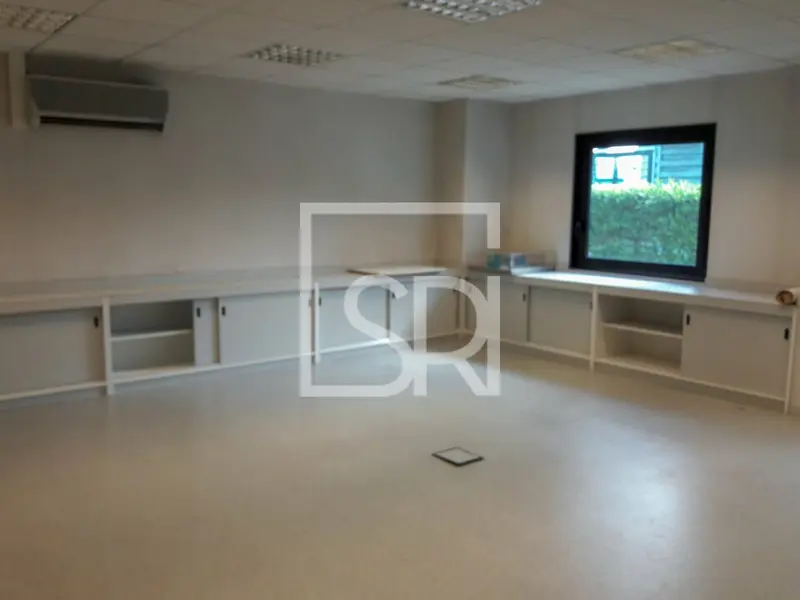 Bureau à louer - Clermont-Ferrand (63000) - 328 m² - 2 916 €/mois