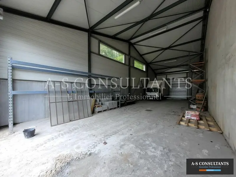 Entrepôt / Activité à louer - Domarin (38300) - 145 m² - 1 200 €/mois