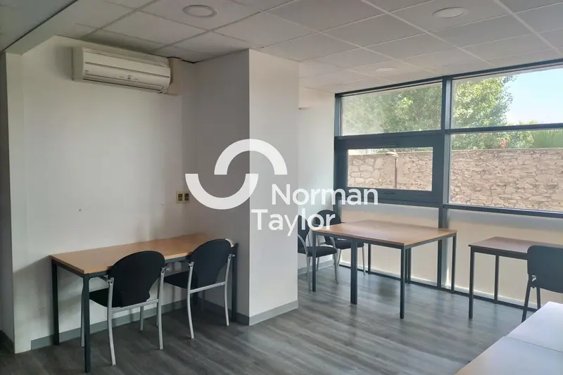 Bureaux de 350 m² à louer  Sète