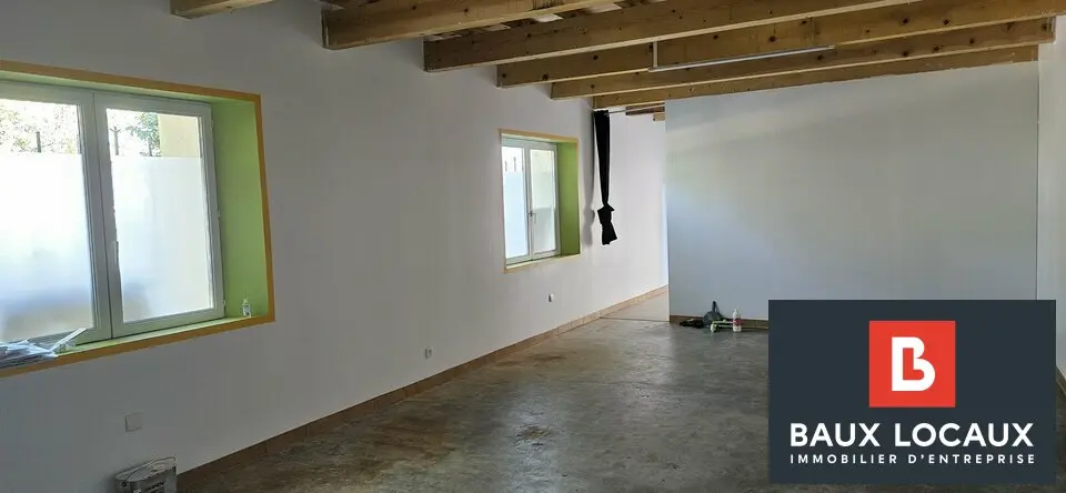 À LOUER  LOCAL D'ACTIVITÉ / COMMERCIAL 44m²  LE THOR