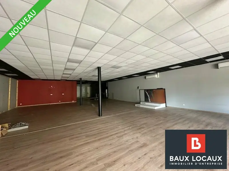 A louer Local commercial  254m² Apt