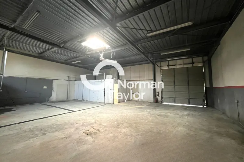 Local d'activité de 192 m² à louer - stockage - Saint jean de védas 