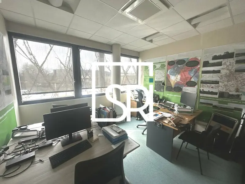 A louer Bureaux 111m² Aubière