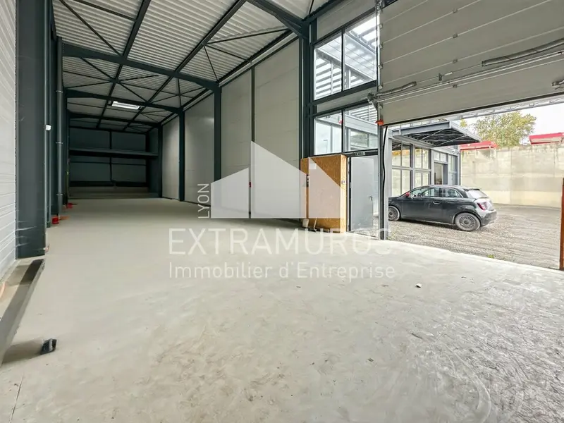 Local Neuf Modulable avec Mezzanine 