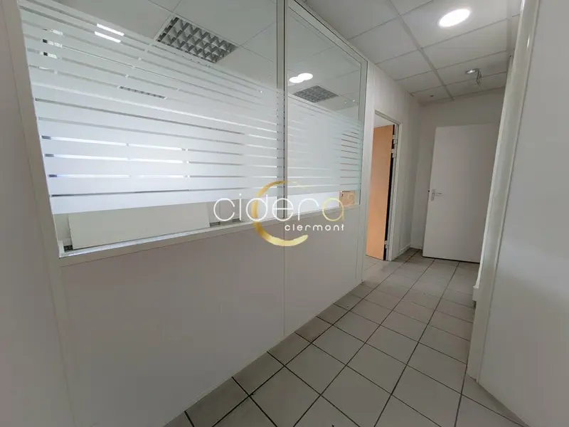 A louer Bureaux en rez-de-chaussée secteur LA PARDIEU