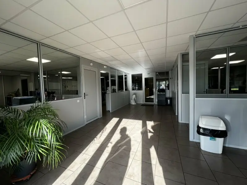 A louer Locaux d'activité 900m² Allonne