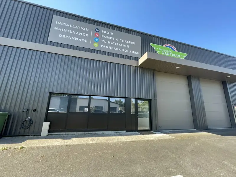 À LOUER  Local d'activité 288 m²  Artigues-près-Bordeaux