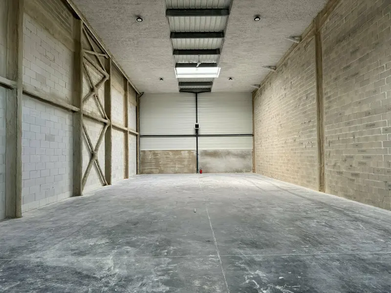 A vendre Locaux d'activité 731m² Mauregard