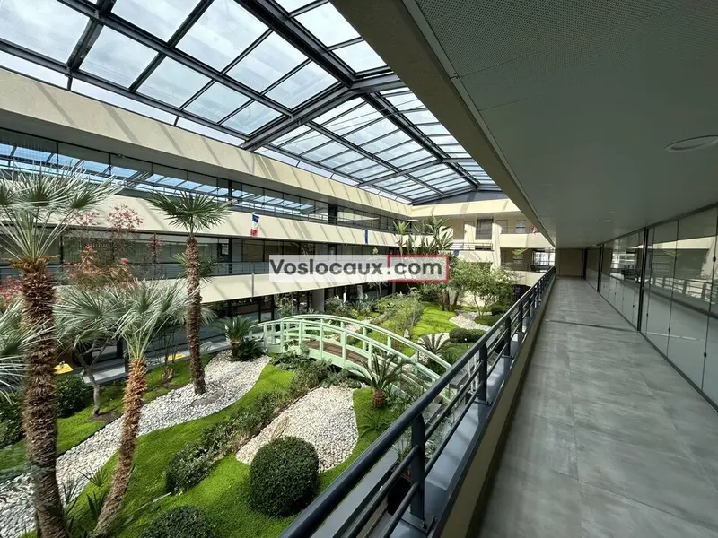 A louer : Bureaux de 280 m² à SOPHIA ANTIPOLIS - LES BOUILLIDES
