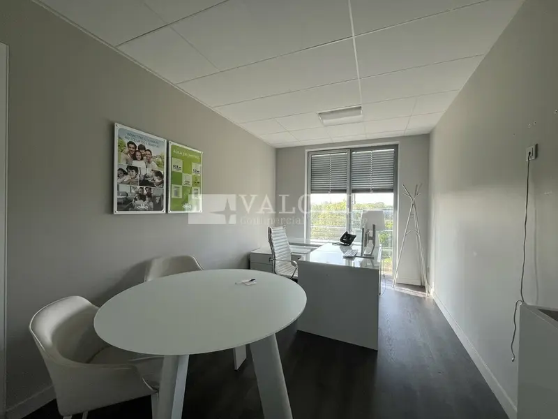 A vendre Bureaux 3215.1m² Lyon 06