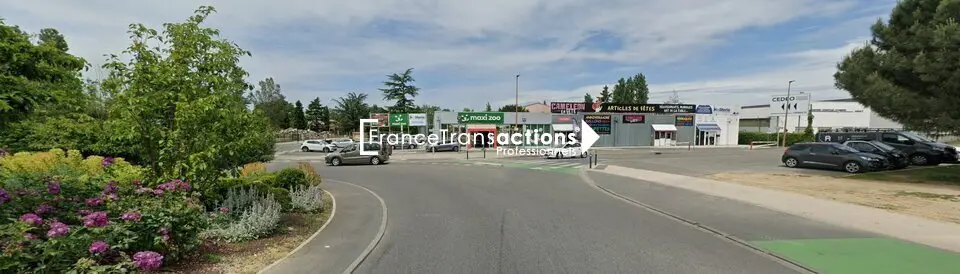 A LOUER LOCAL COMMERCIAL 226 m² ROND-POINT BALMA GRAMONT