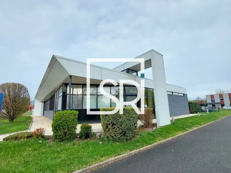 A vendre Bureaux 483.07m² Aubière