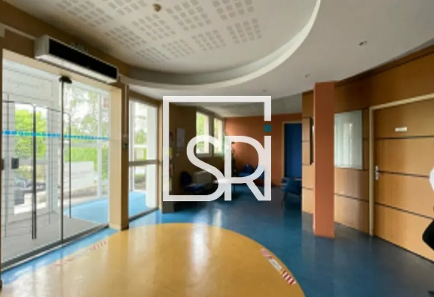 A SAISIR - VENTE LOCAUX TERTIAIRES 1 060 M² - CASTRE (81)