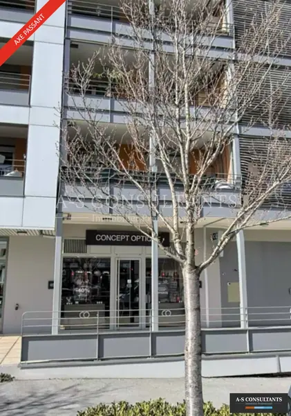 A vendre Local commercial  118.73m² Montagny-les-Lanches