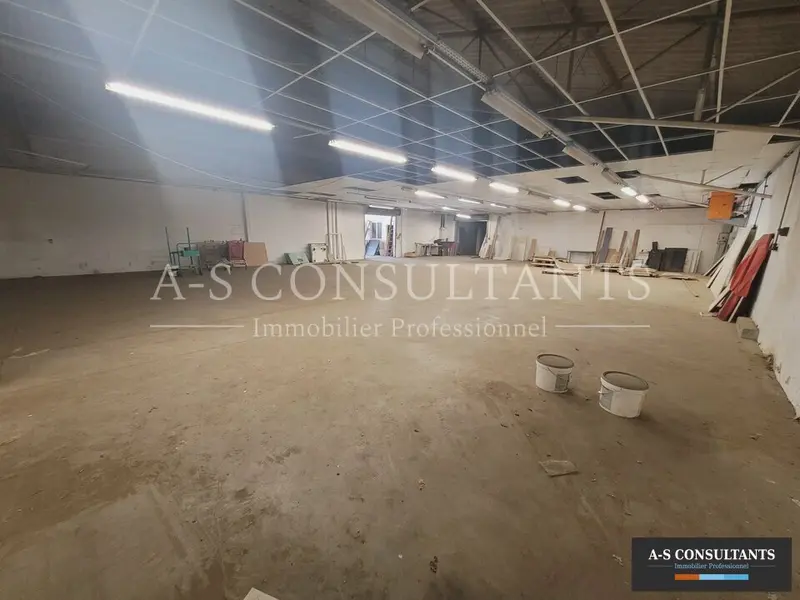 A louer Locaux d'activité 600m² Mottier