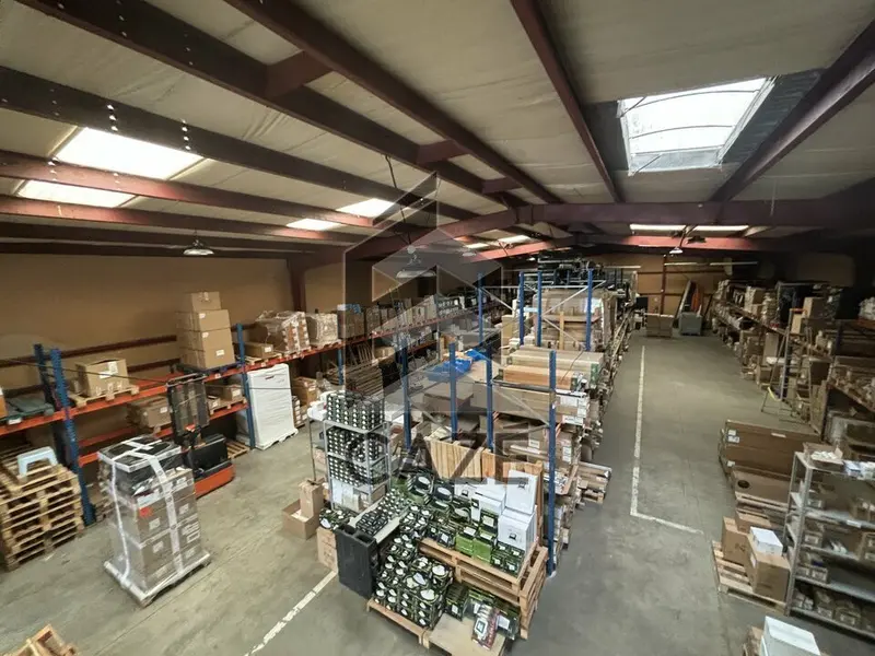 ENTREPÔT A VENDRE