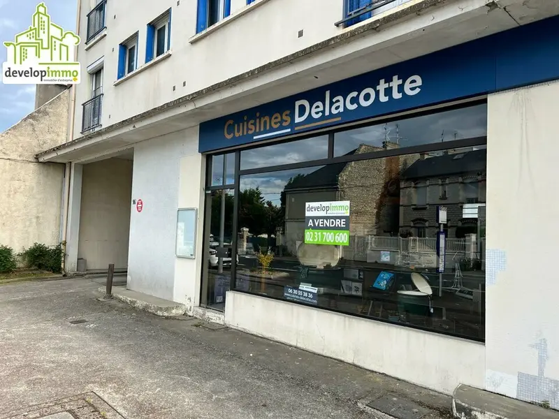 MURS COMMERCIAUX LIBRES 