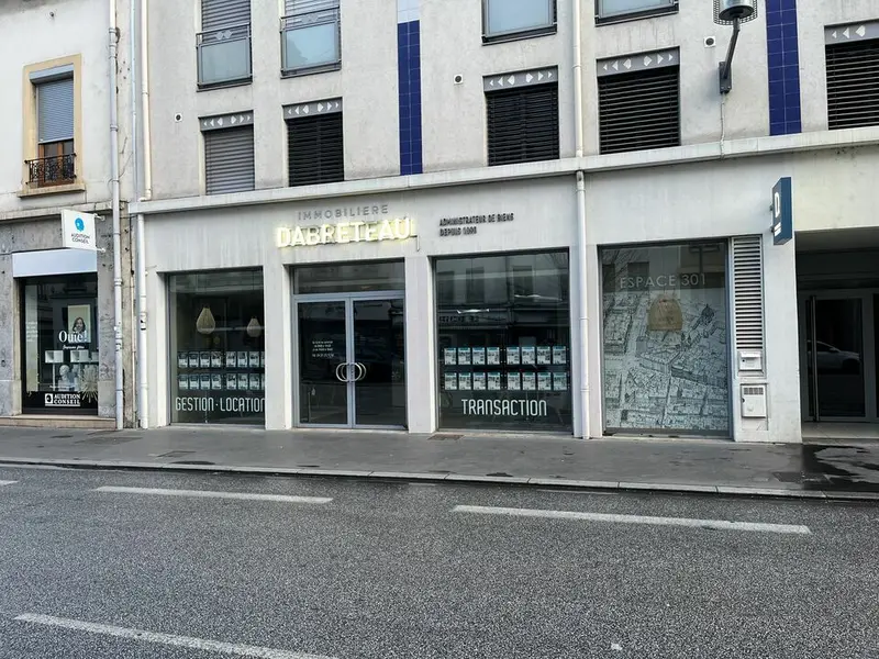 A louer Local commercial  178m² Lyon 06