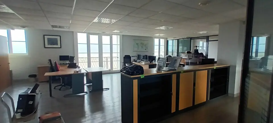 Beaux bureaux - Vue mer - Emplacement exceptionnel.