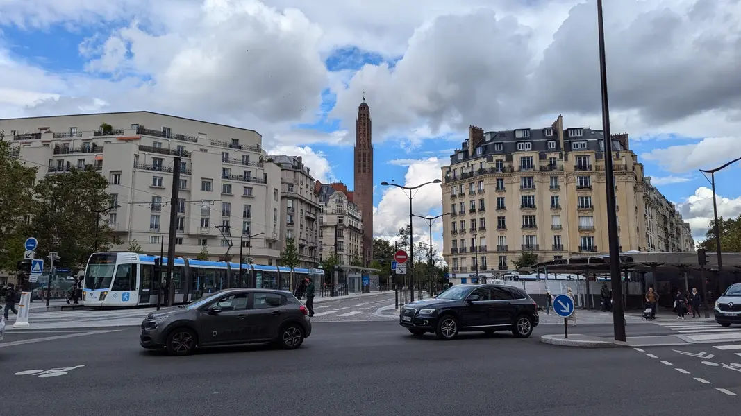 A SAISIR OPPORTUNITE LOCAL BAIL TOUT COMMERCE (DONT RESTAURATION)