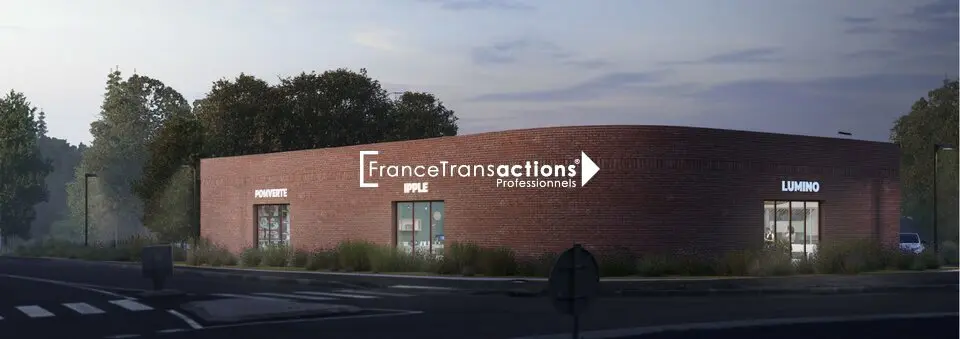 A LOUER LOCAL COMMERCIAL 390 m² DIVISIBLE EN ANGLE ROND POINT FRONTON