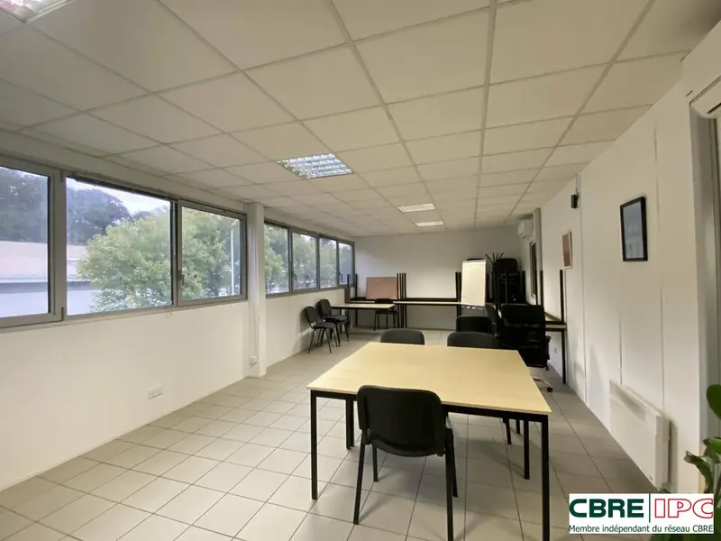 LOCATION - REF : 8004FD