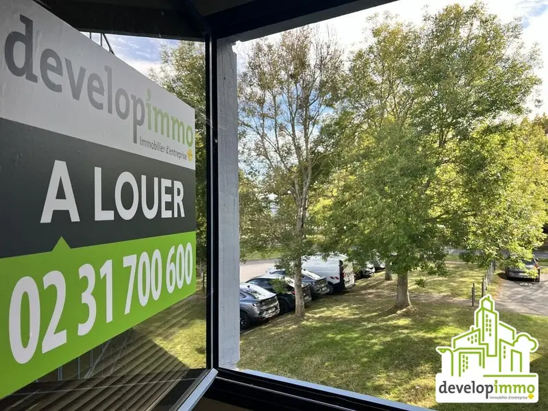 Plateau de bureaux de 74 m² à 100 m du tram 