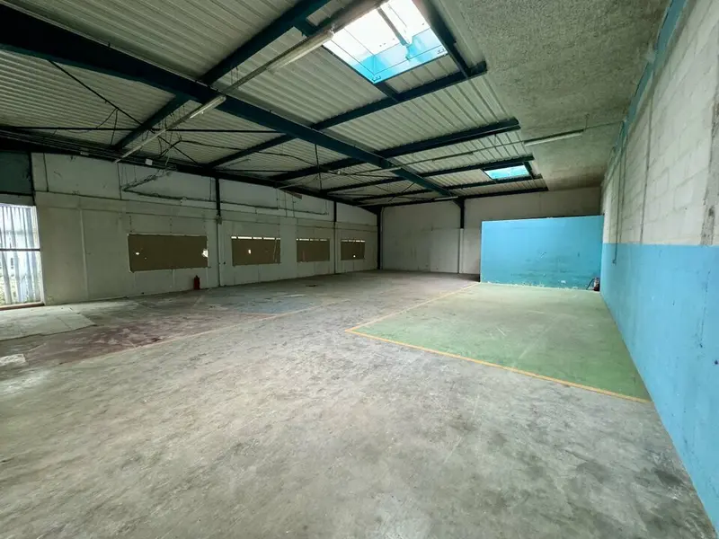 A louer Locaux d'activité 424m² Tremblay-en-France