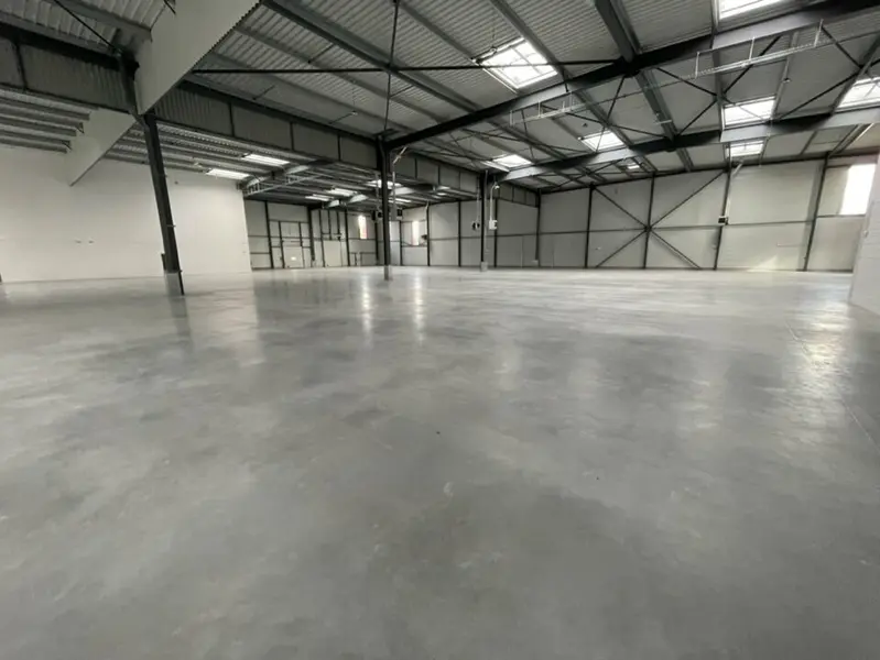 A louer Locaux d'activité 2612m² Le Thillay