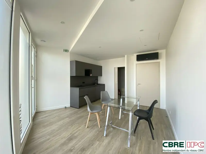 LOCATION - REF : 7997FD