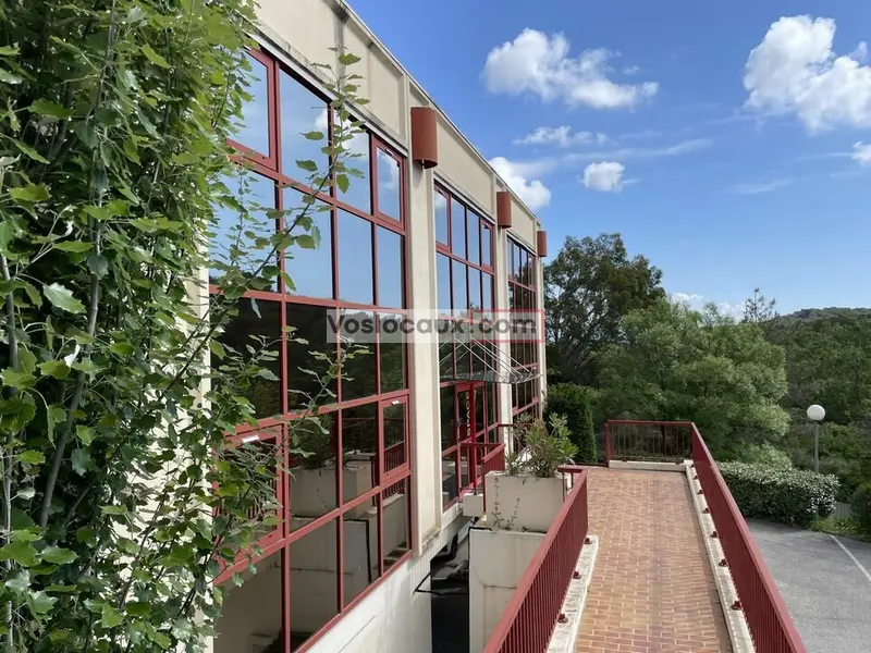 À LOUER  BUREAUX DE 150 m²  VALLAURIS / CHEMIN DE SAINT-BERNARD 