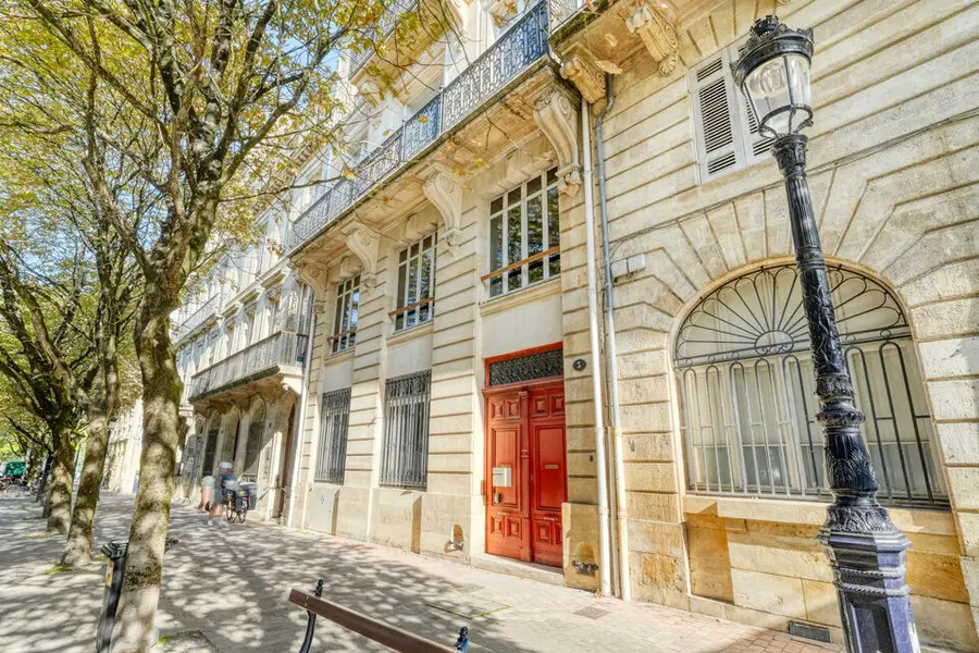 BUREAUX DE PRESTIGE A LOUER JARDIN PUBLIC BUREAUX DE PRESTIGE A LOUER JARDIN PUBLIC