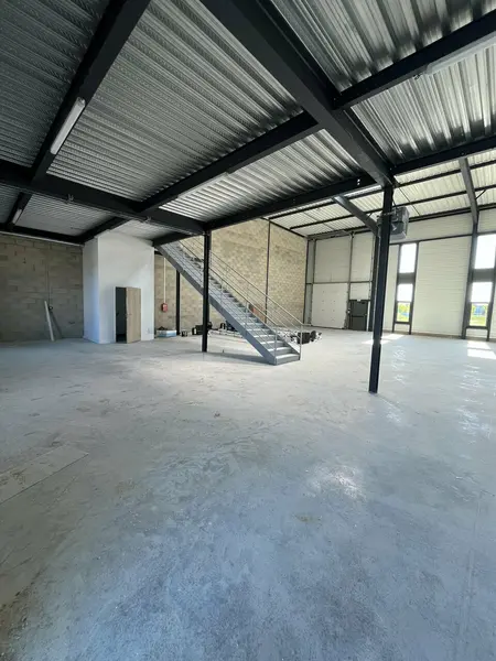 LOCAUX D'ACTIVITE NEUF A LOUER