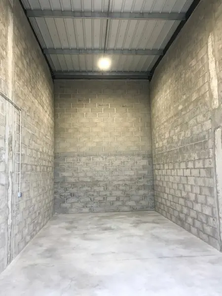 ENTREPOT A LOUER  ENTREPOT A LOUER