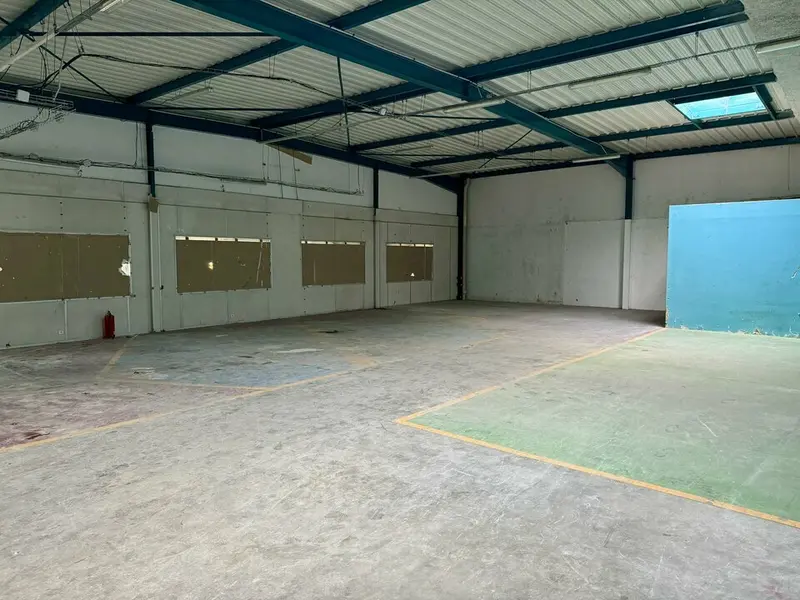 A louer Locaux d'activité 421m² Tremblay-en-France A louer Locaux d'activité 421m² Tremblay-en-France