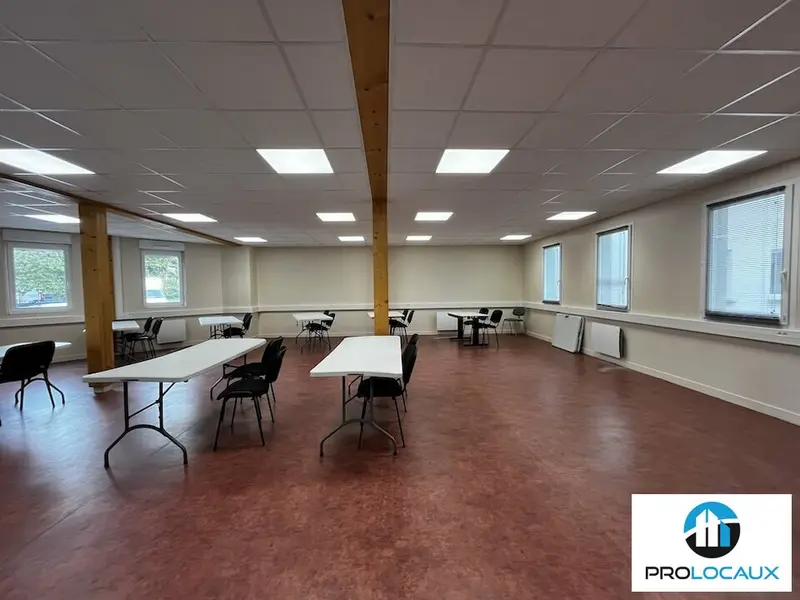 A louer Bureaux 114m² Creil A louer Bureaux 114m² Creil