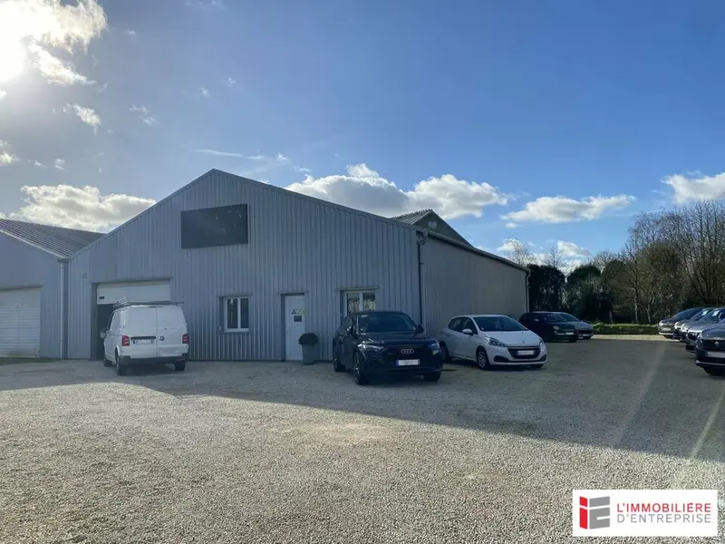 LOCATION  LOCAL D'ACTIVITÉ  200 M²  LAILLÉ LOCATION  LOCAL D'ACTIVITÉ  200 M²  LAILLÉ