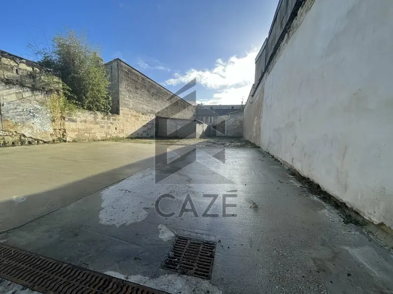 ENTREPOT - PROCHE GARE ST JEAN