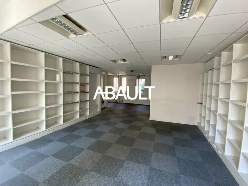 A LOUER TOULOUSE HYPERCENTRE BUREAUX D'ENVIRON 180 M²