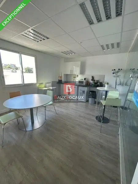  TRES VASTE BUREAUX DE 206 M2 ZI MARTIGUES SUD A LOUER