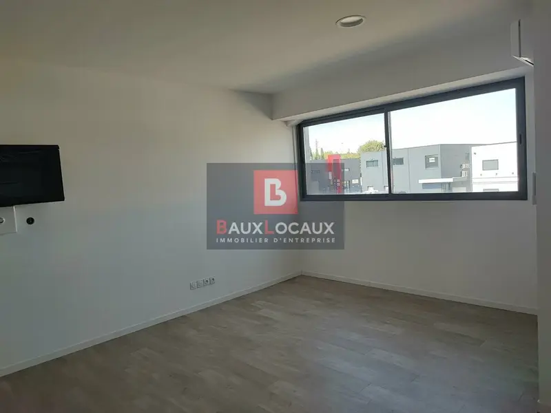 LOCATION BUREAU D'ENVIRON 40 m²