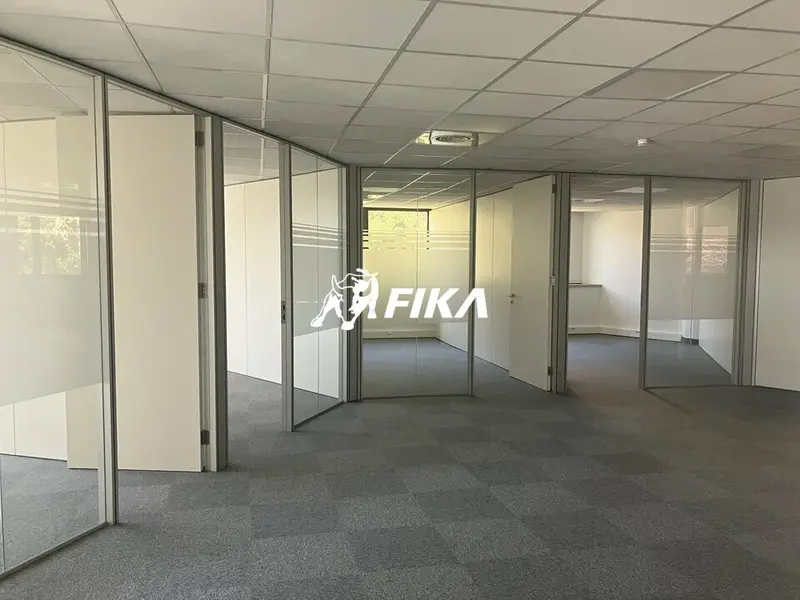 A LOUER BUREAUX - 738 m² (31700) BLAGNAC