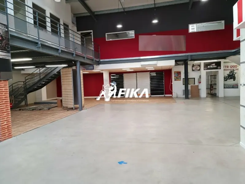 A VENDRE LOCAL D'ACTIVITÉ  1410 m² - (31330) GRENADE