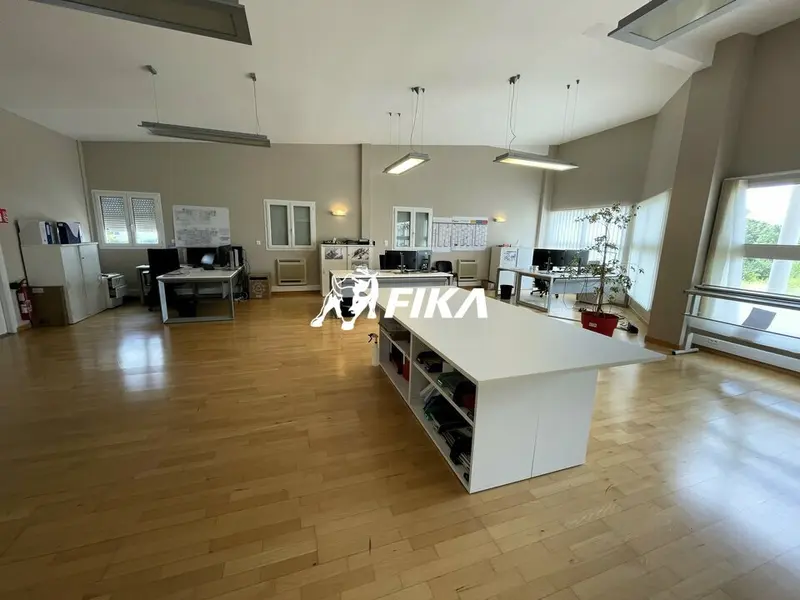 A LOUER BUREAUX 1306 m² (31170) TOURNEFEUILLE