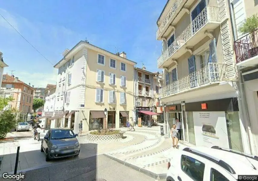 A vendre Local commercial  110m² Voiron