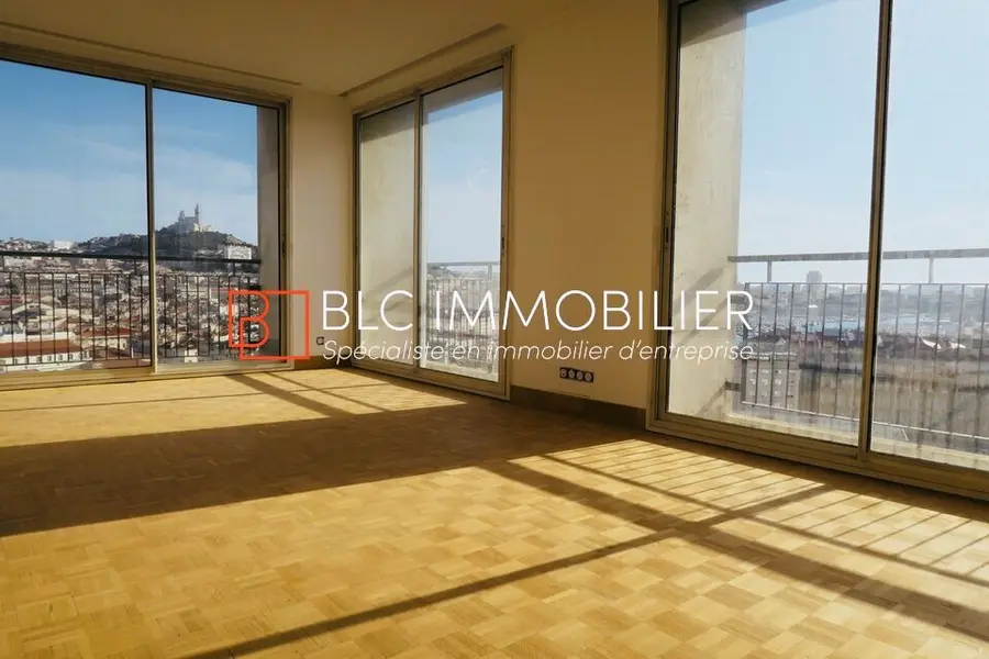 Vieux-Port Marseille  Bureaux à louer 85 m²avec vue panoramique