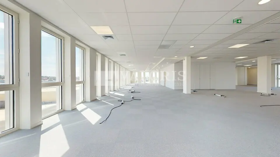 A louer Bureaux 3251m² Décines-Charpieu