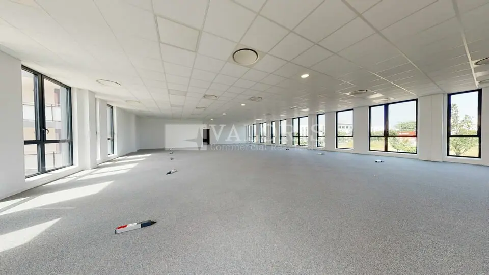 A louer Bureaux 992.88m² Vaulx-en-Velin