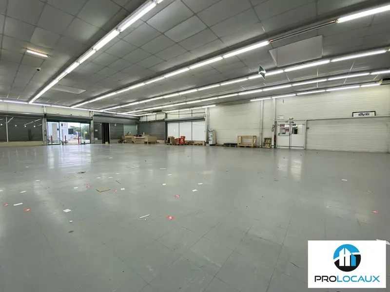 A louer Local commercial  475m² Barentin