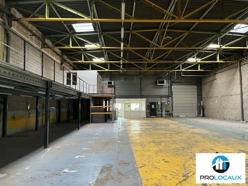 A louer Locaux d'activité 851m² Montataire